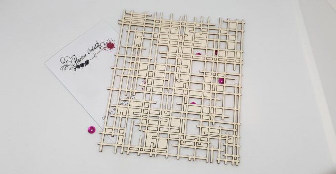 Chipboard : Planche de fond lignes entrelacées , à l'unité - 100% horizon créatif : 13x15cm environ