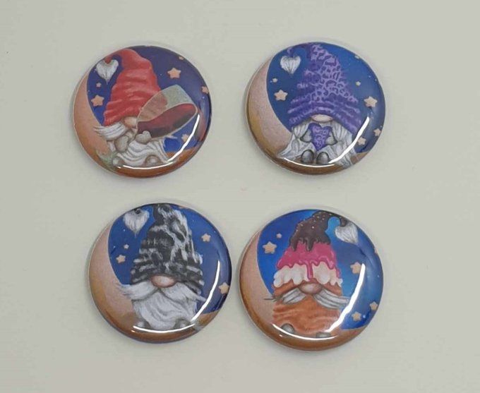 4 badges, 25mm de diamètre - Gnome