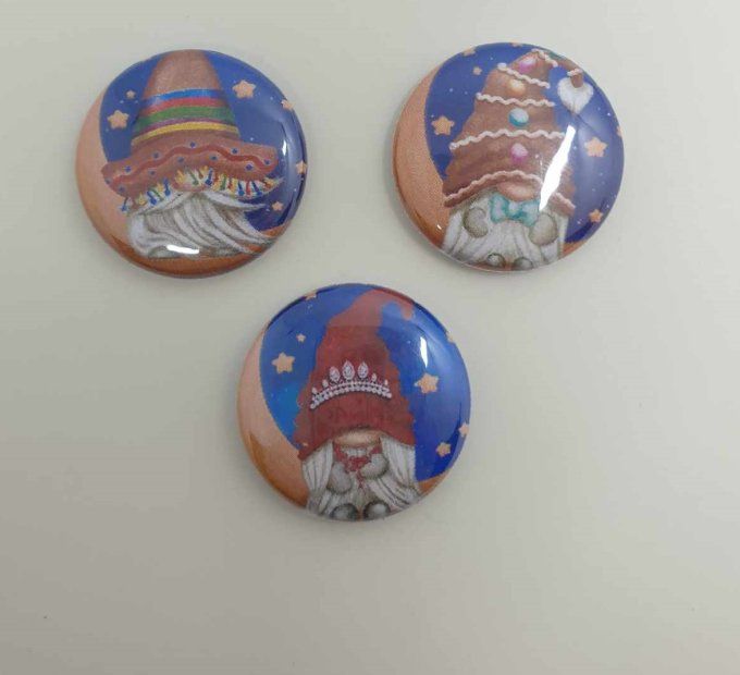 3 badges, 25mm de diamètre - Gnome