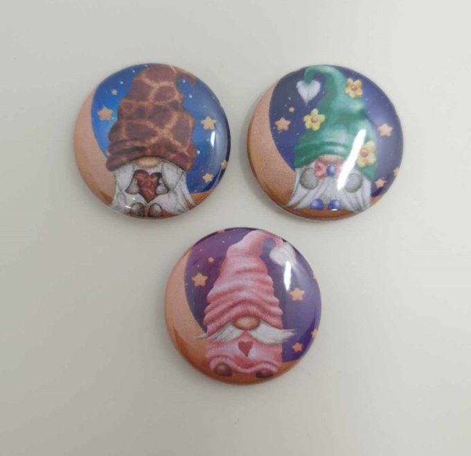 3 badges, 25mm de diamètre - Gnome