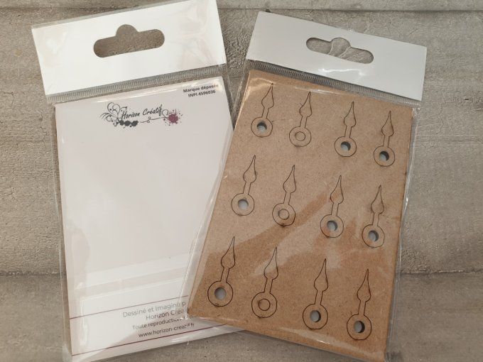 12 flipettes en bois (mdf), à customiser, à fixer avec une attache parisienne (vendue séparément)