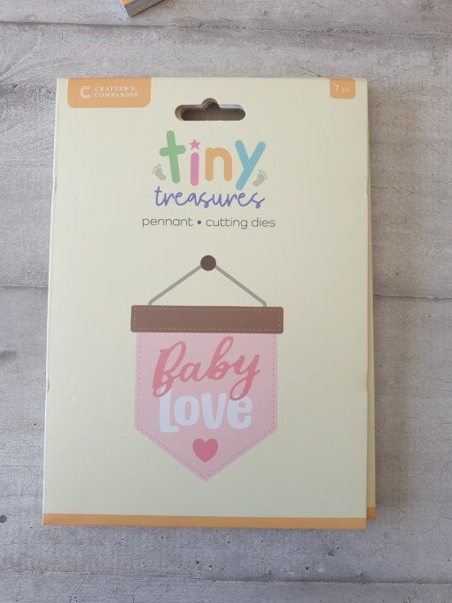 Lot N°17 - Tiny treasures (crafter's companion)