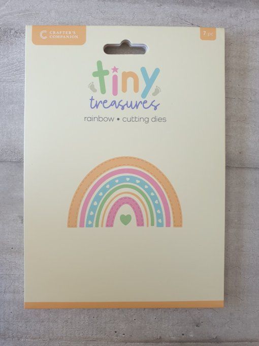 Lot N°17 - Tiny treasures (crafter's companion)