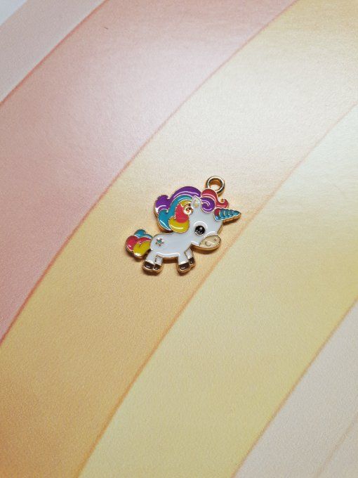 Breloque, Licorne, dimension : 2.5x2.5cm environ, à l'unité