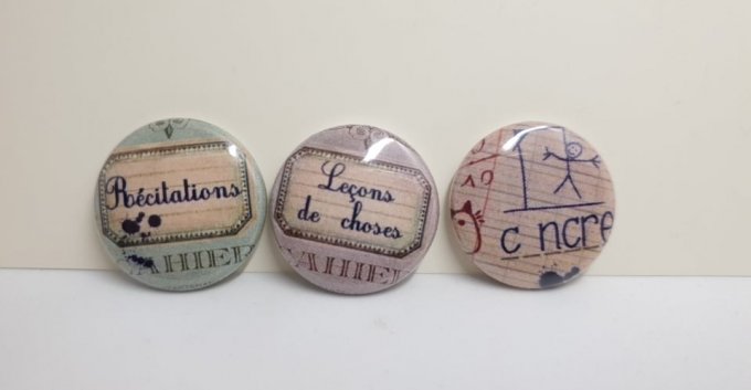 3 badges, 25mm de diamètre - Ecole rétro