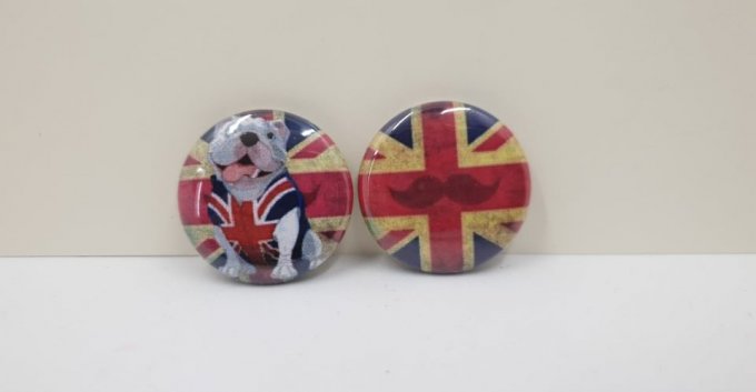 2 badges, 25mm de diamètre - Angleterre