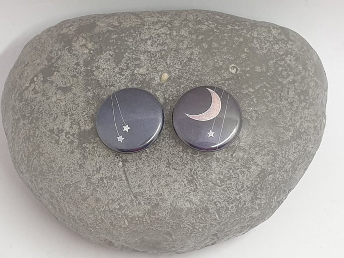 2 badges, 25mm de diamètre - Lune étoiles