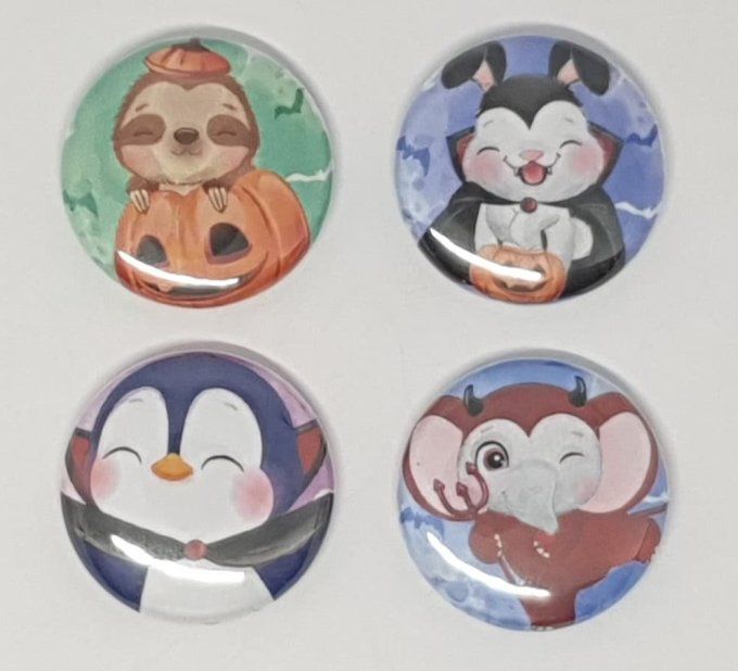 4 badges, 25mm de diamètre - Halloween 