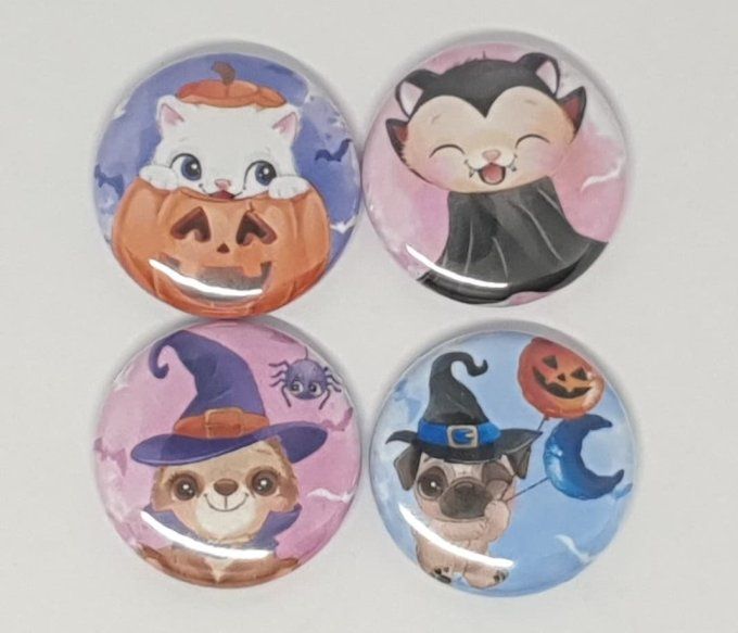 4 badges, 25mm de diamètre - Halloween