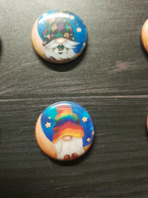 6 badges, 25mm de diamètre - Gnome