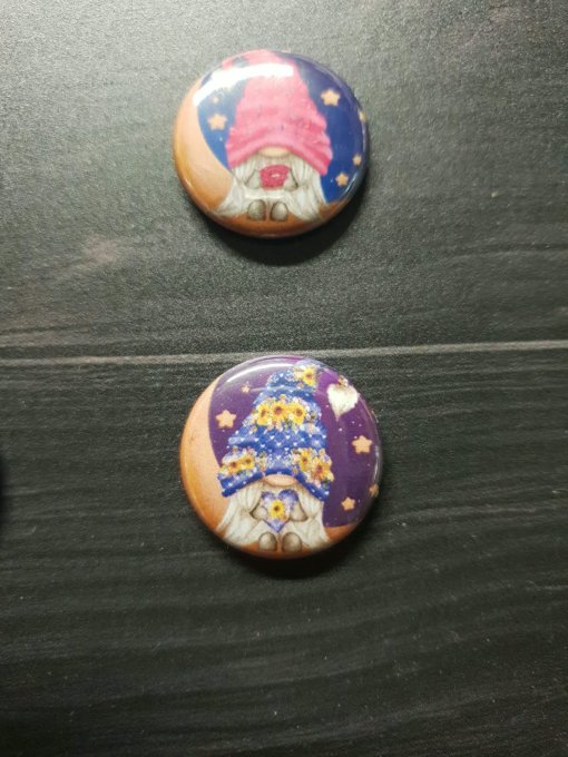 6 badges, 25mm de diamètre - Gnome