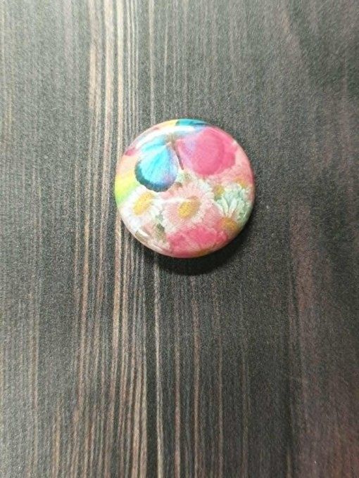 Badge, 25mm de diamètre - Fleurs et papillon, à l'unité