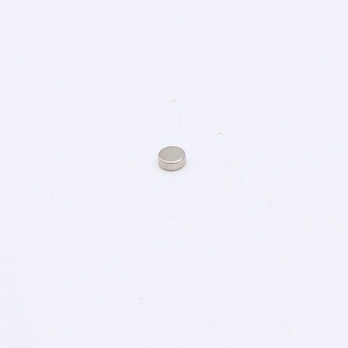 Lot de 10 mini aimants, diamètre 4mm épaisseur 1mm - néodyme N35