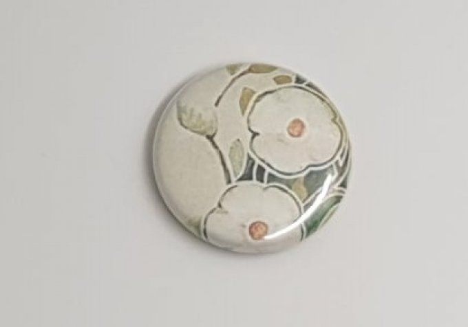 badge, 25mm de diamètre - Fleurs blanches, à l'unité