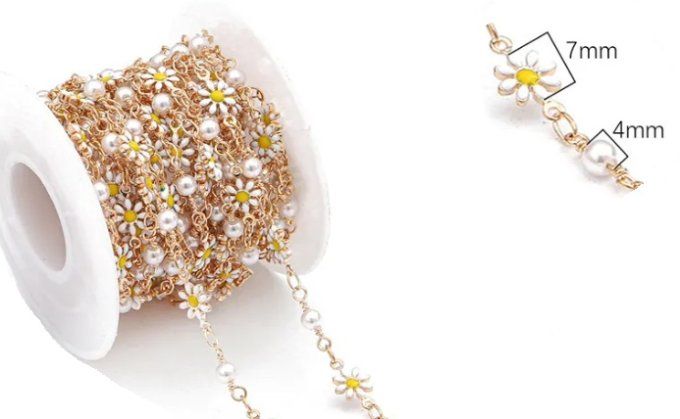 Chaîne en métal (doré) - 50cm, marguerites et perles
