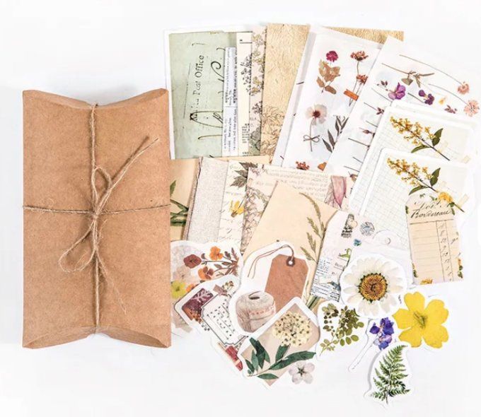 Kit d'embellissement - Fleurs séchées avec une pochette cartonnée à décorer