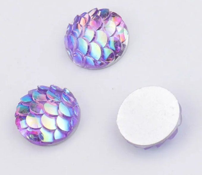Cabochon, queue de sirène, violet irisé, à l'unité - diamètre : 10mm, épaisseur 3mm