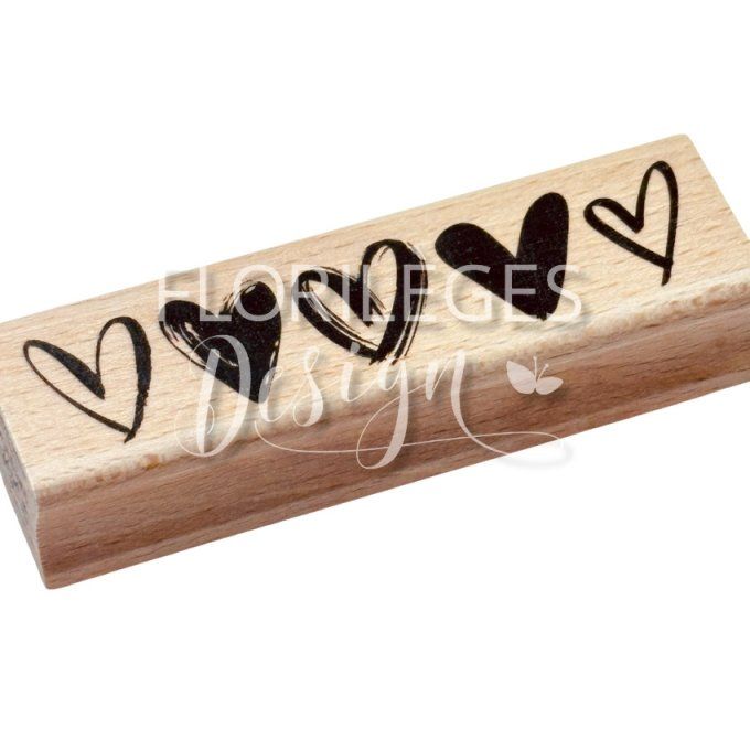 Florilèges Design, tampon en bois, Cinq petits cœurs, dimension 10x3cm env.