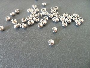 Perles cache-noeuds à écraser en laiton, couleur argentée  x50