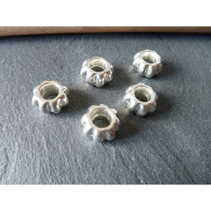 Perles rondes en métal, couleur argentée, x5