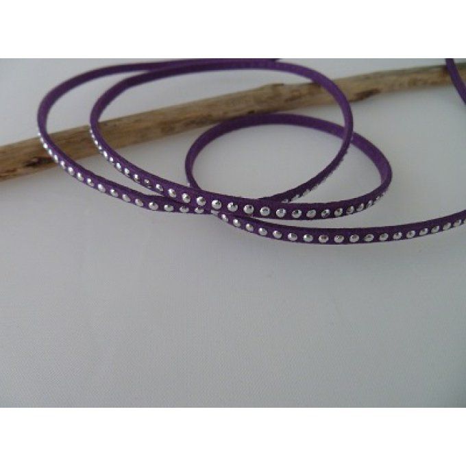 Suédine couleur violet à strass