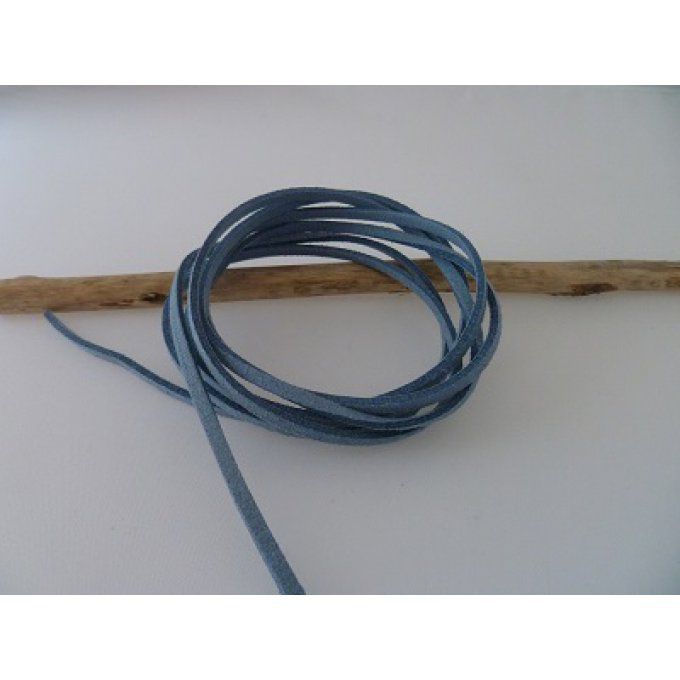 Suédine couleur bleu acier, vendue au mètre