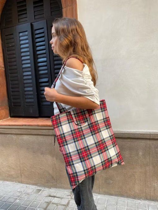 Sac shopping - création artisanale - tartan blanc et rouge - dimension : 34x38cm environ