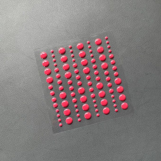 Enamels dots ou demi-perles autocollantes burgundy, 3 tailles différentes, 96 unités