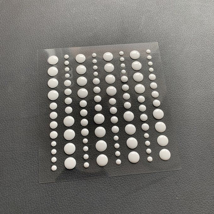 Enamels dots ou demi-perles autocollantes blanc, 3 tailles différentes, 96 unités