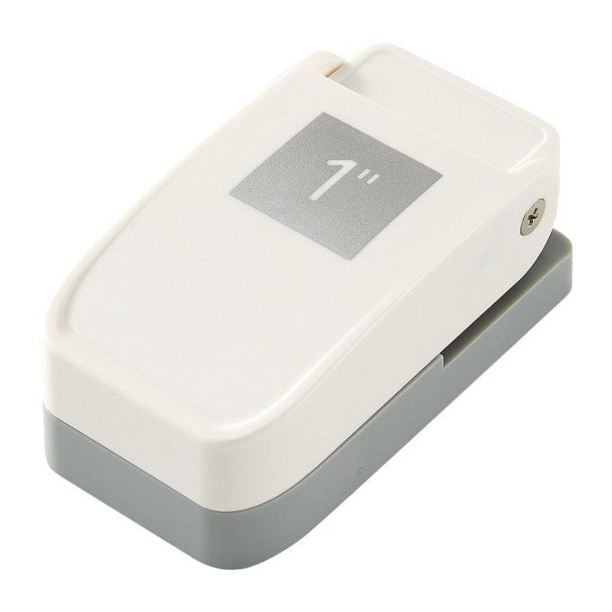 Spellbinders - perforatrice pour une forme carré de 2.5cm de côté environ
